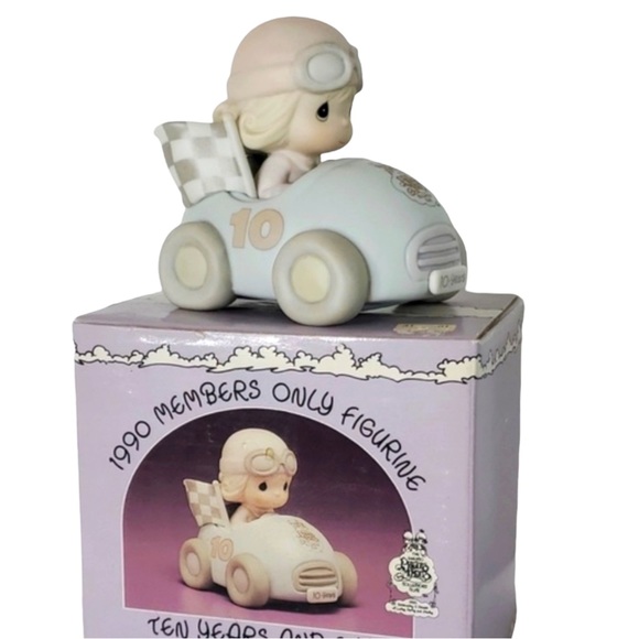 TEN YEARS & STILL GOING STRONG  1990 MEMBERS ONLY PRECIOUS MOMENTS #901 - Picture 1 of 6